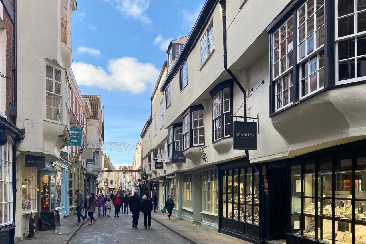 York City Center Apartments With Free Private Parking Buitenkant foto